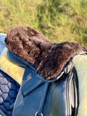 Fåreskind - Sædeovertræk til Ryttere - saddle-cover-sheepskin